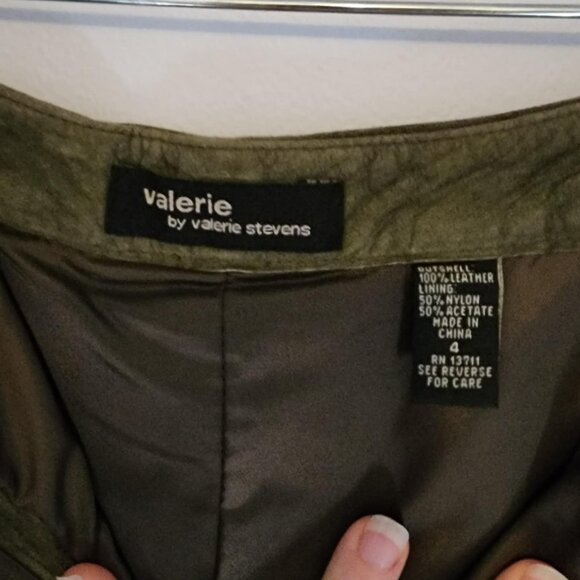 EUC Valerie by Valerie Stevens 100% Genuine Leather with full lining - Picture 3 of 4